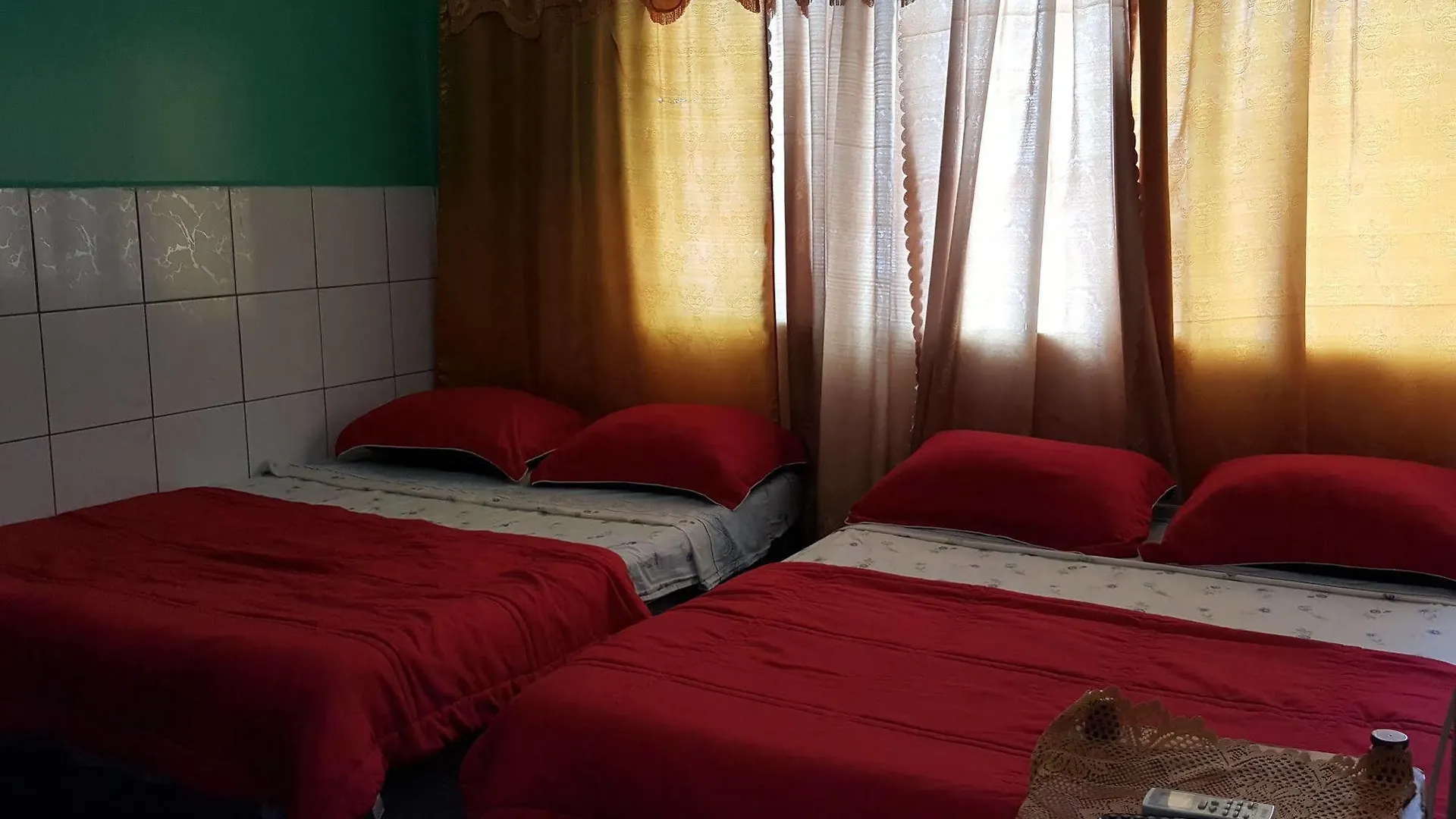 Fogadó Caribbean Tourist Villa Guest House Port Of Spain